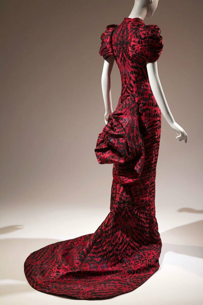 שמלת ערב בעיצוב אלכסנדר מקווין, אנגליה, 2009