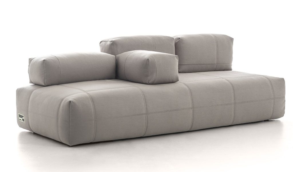 ספה עם משענות מודולריות, בעיצוב Moroso