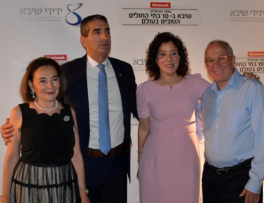 מימין לשמאל- יצחק סגול, יצחק וענבל קרייס ולינדה סגול