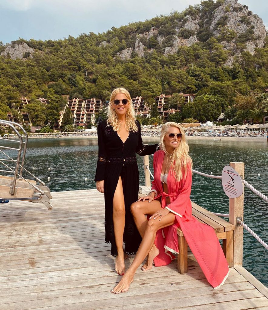6סנדרה רינגלר ושלי גפני, החברות הכי טובות, בהפלגה לחופי מרמריס שבטורקיה