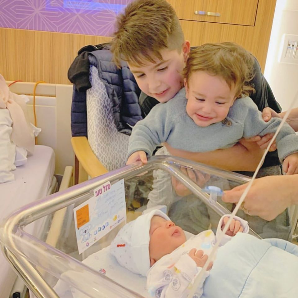 9התינוק החדש של השף מאיר אדוני ואשתו דניאל ברבי