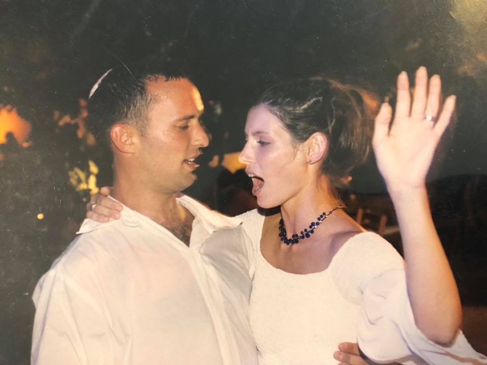 2נפתלי וגילת בנט ביום חתונתם ספטמבר 1999