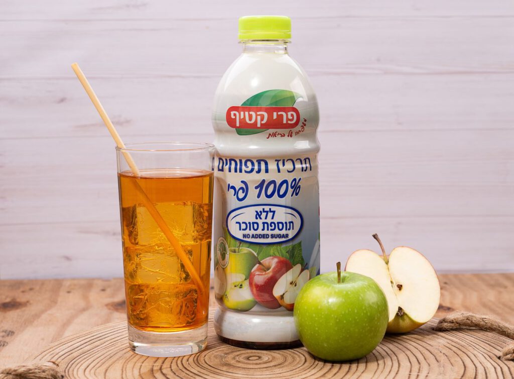 9תרכיז תפוחים 100 אחוז טבעי ללא תוספת סוכר פרי קטיף צילום שחר פליישמן