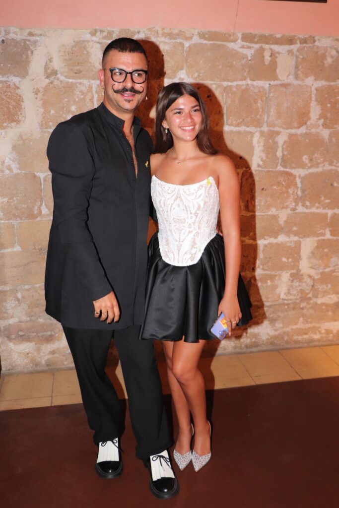 7מעצב האופנה דרור קונטנטו עם ביתו שילת