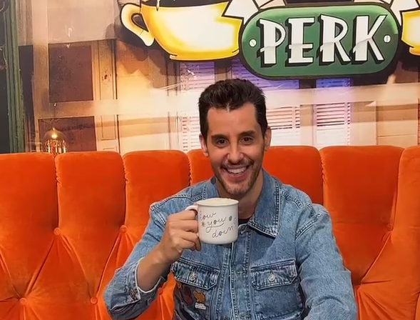 פתיחת קפה חברים