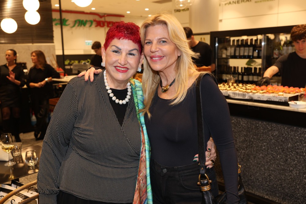 5סנדרה רינגלר וחמותה ג'ולי שגב