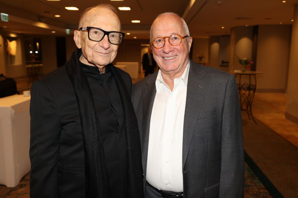 11יצחק וסמי סגול